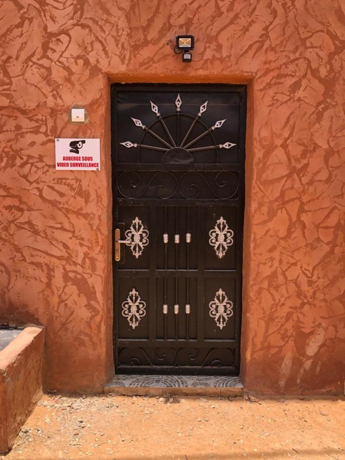Auberge Mande 萨利波图尔 外观 照片