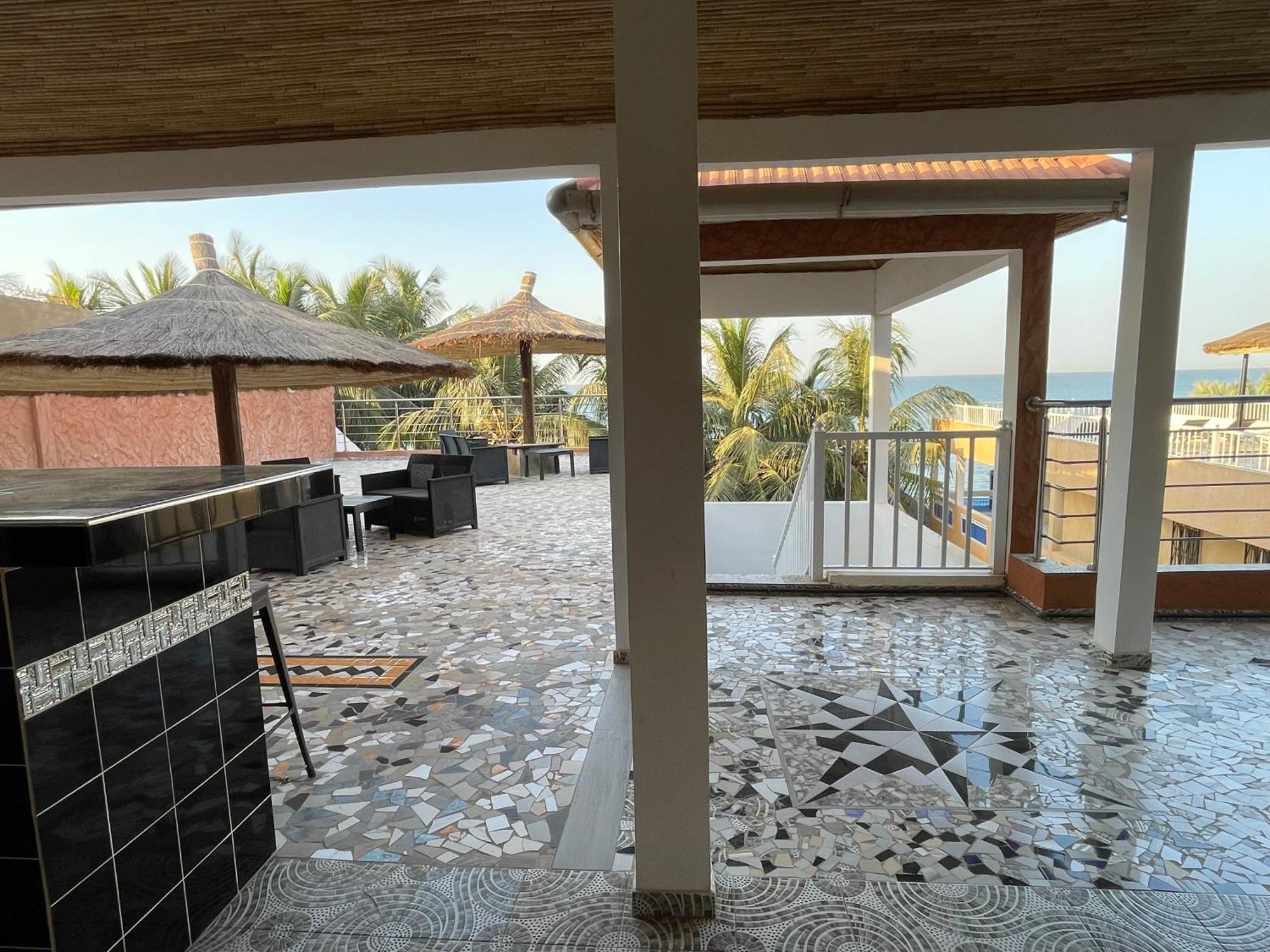 Auberge Mande 萨利波图尔 外观 照片